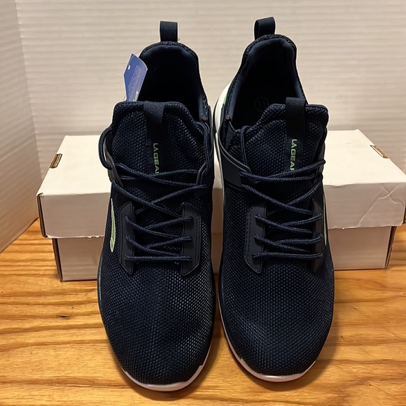 Men’s LA Gear athletic shoes - Picture 4 of 5